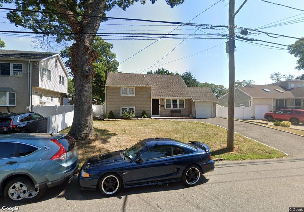 164 Lafayette St, Copiague, NY 11726 - photo 1