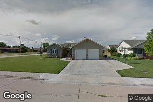 270 W 7th St, Hoisington, KS 67544