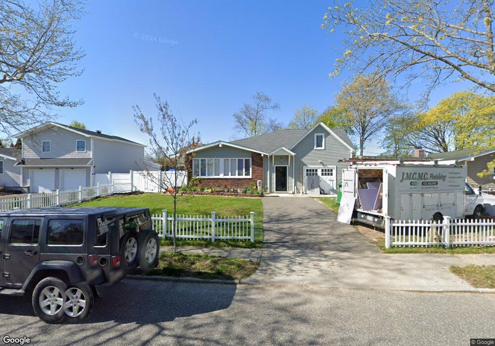 23 Havemeyer Ln, ComMacK, NY 11725 - photo 1