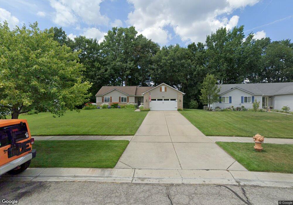 7322 Roberta Ln, Waterford, MI 48327 - photo 1