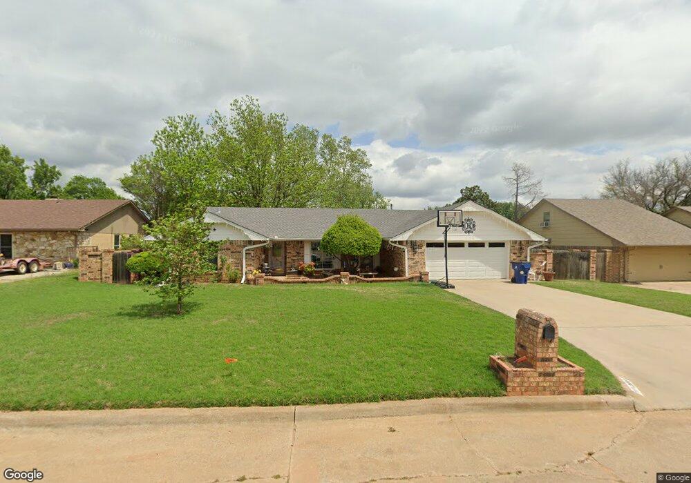 2116 Twin Dr, Duncan, OK 73533 - photo 1