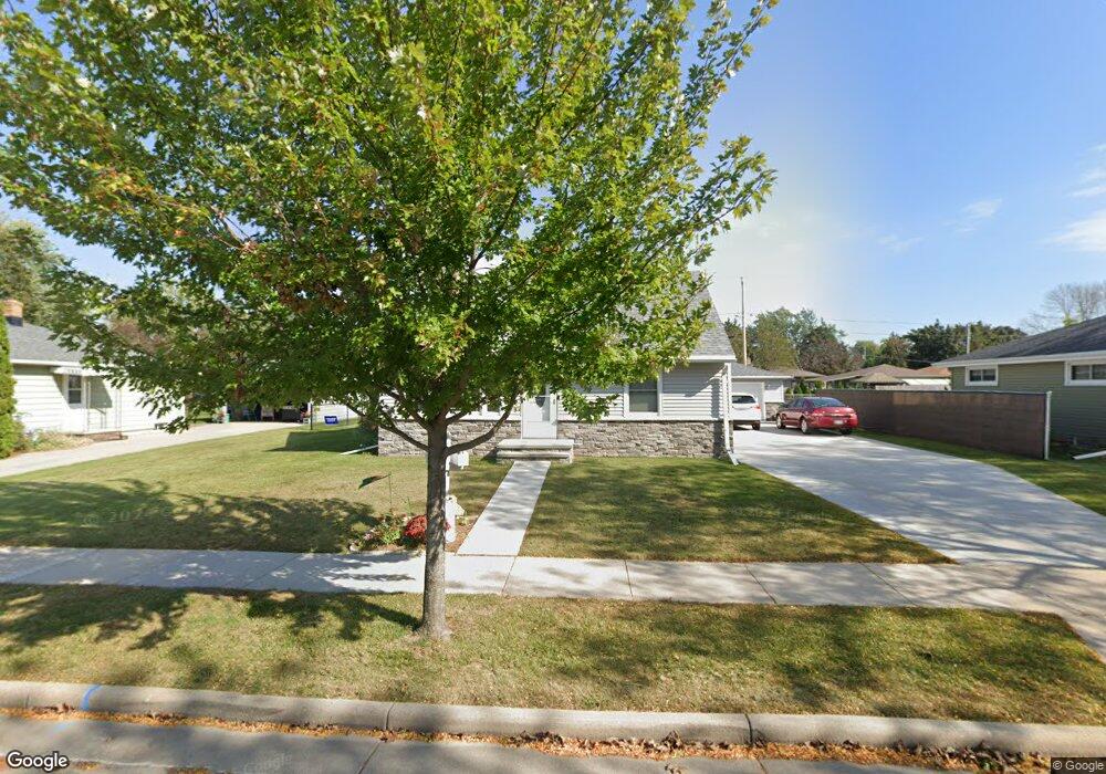 515 Michael St, Combined Locks, WI 54113 - photo 1