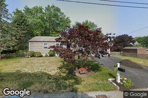 22 Hope Ave, Portsmouth, RI 02871