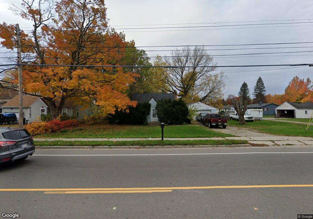 427 W Jolly Rd, Lansing, MI 48910 - photo 1