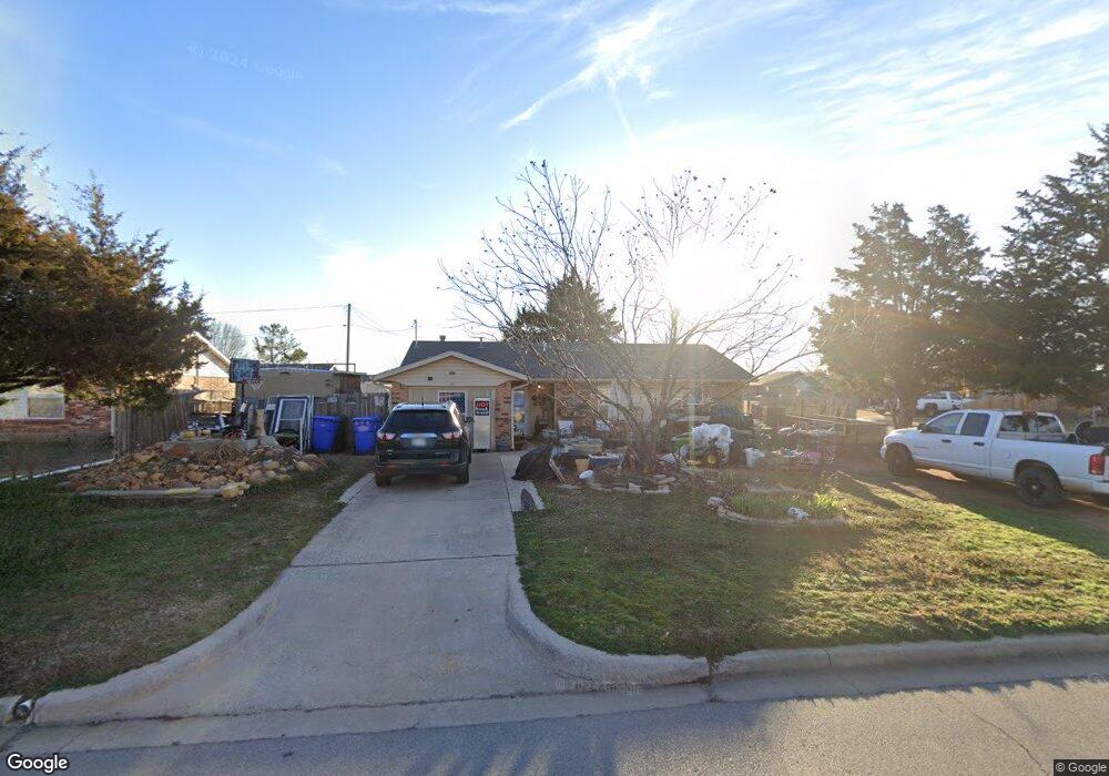 201 Deer Dr, Cache, OK 73527 - photo 1