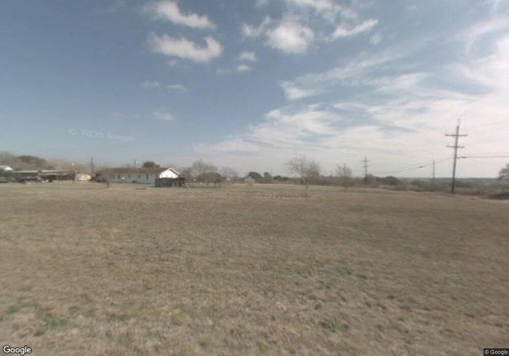 10414 3rd St, Beeville, TX 78102 - photo 1