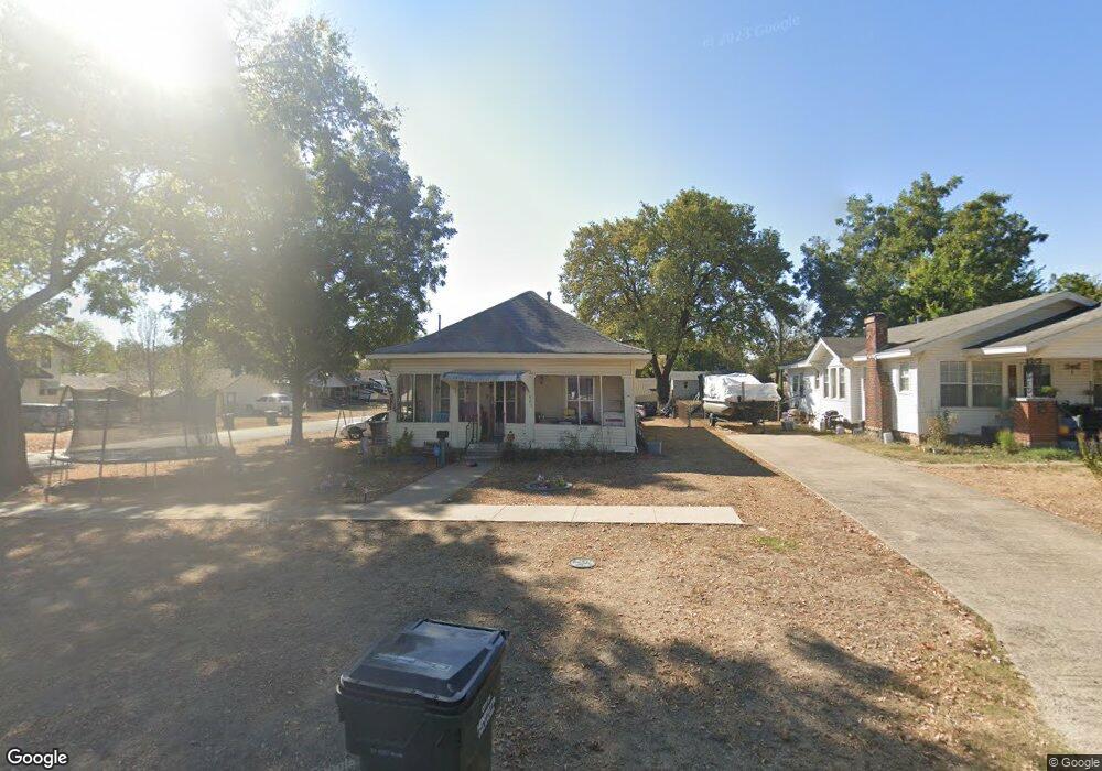 901 W Moore St, Henryetta, OK 74437 - photo 1