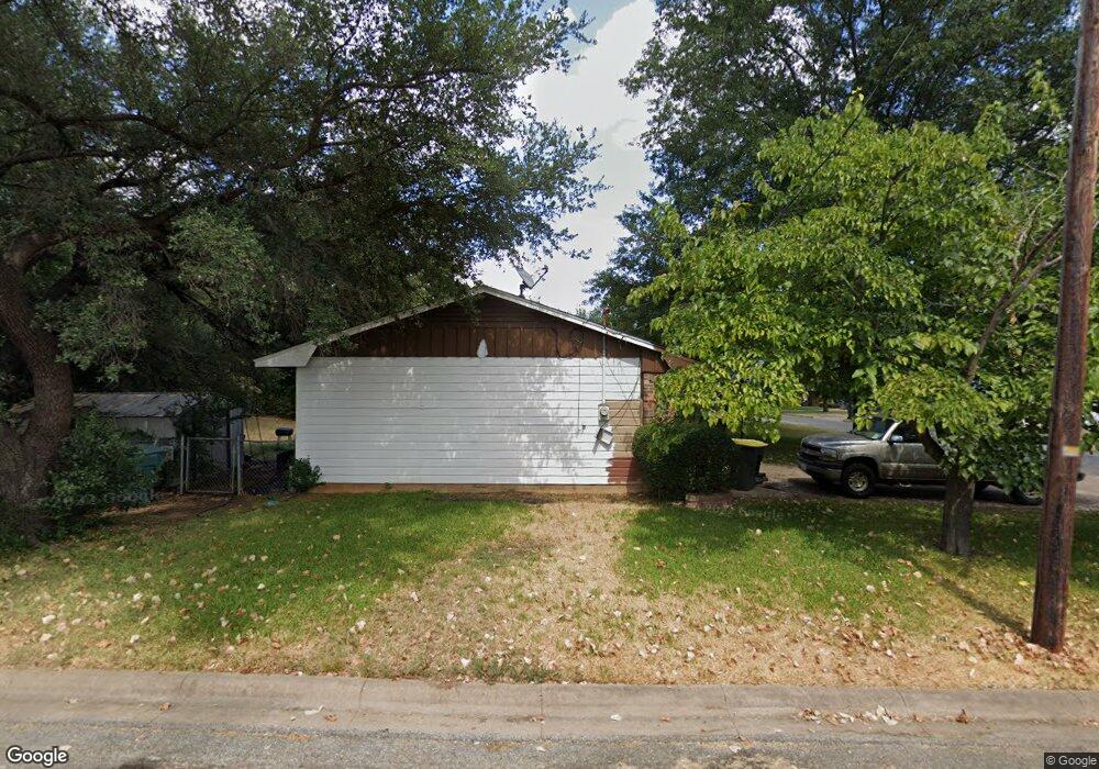 323 W Dexter St, Sherman, TX 75092 - photo 1