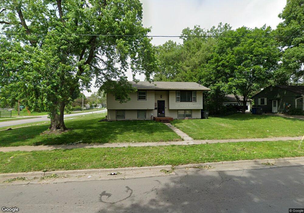 2300 E 25th St, Des Moines, IA 50317 - photo 1