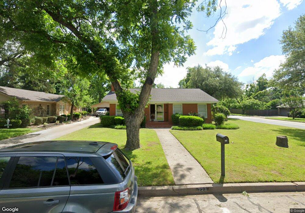 223 Bellevue Dr, Cleburne, TX 76033 - photo 1