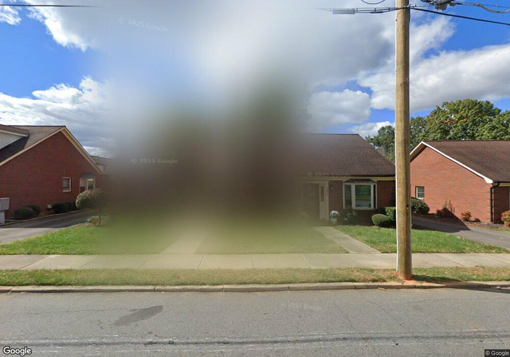 131 N Oakwood Dr, Statesville, NC 28677 - photo 1