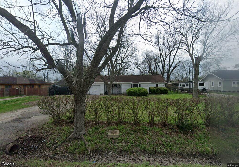 328 Walthall Dr, Houston, TX 77022 - photo 1