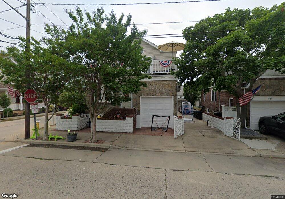 13 Beech St, Point Lookout, NY 11569 - photo 1
