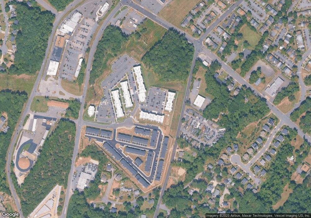 17900 Old Triangle Rd, Triangle, VA 22172 - photo 1