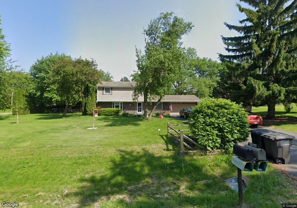 W226N370 Mount Vernon Dr, Waukesha, WI 53186 - photo 1