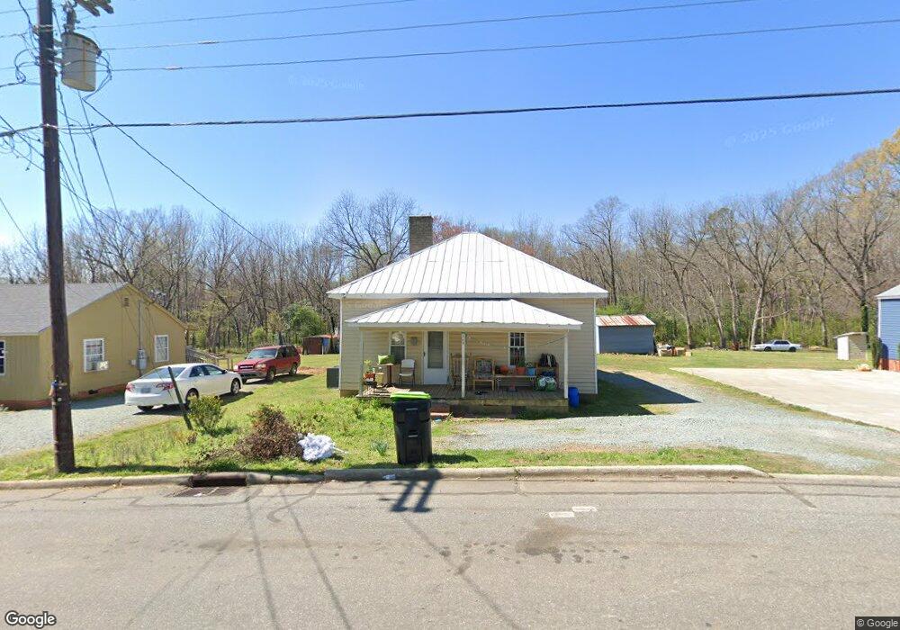 923 N Chatham Ave, Siler City, NC 27344 - photo 1