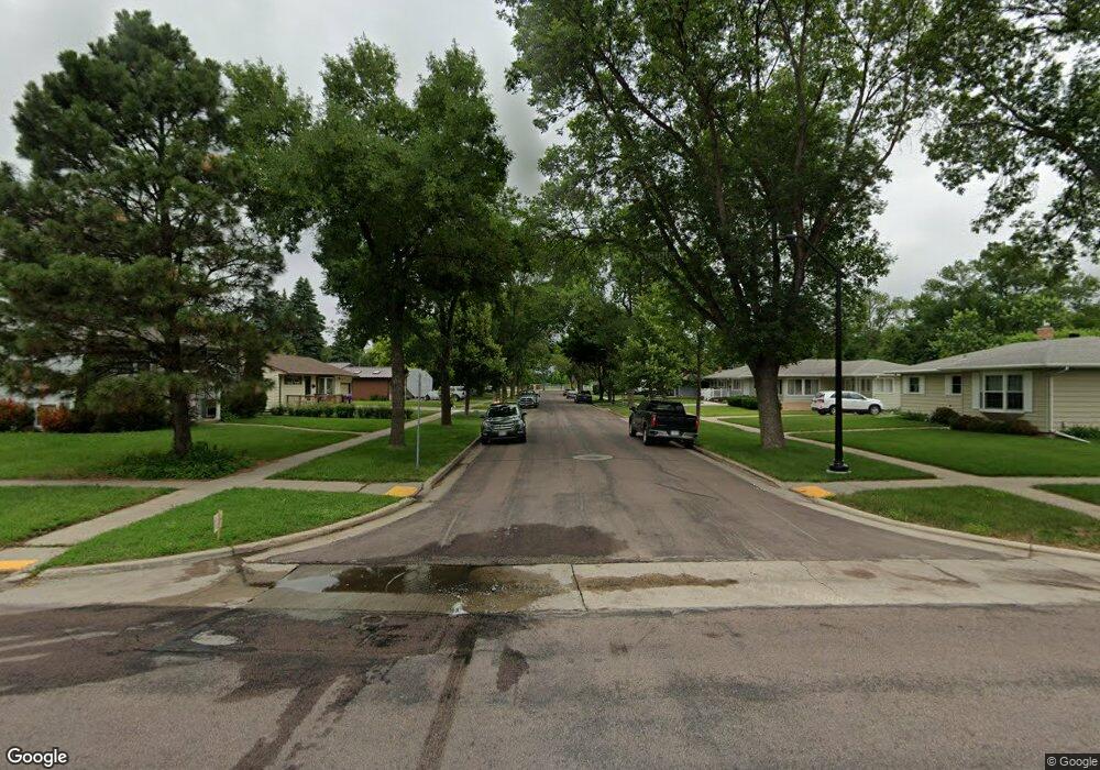 2409 9 1/2 St N, Fargo, ND 58102 - photo 1