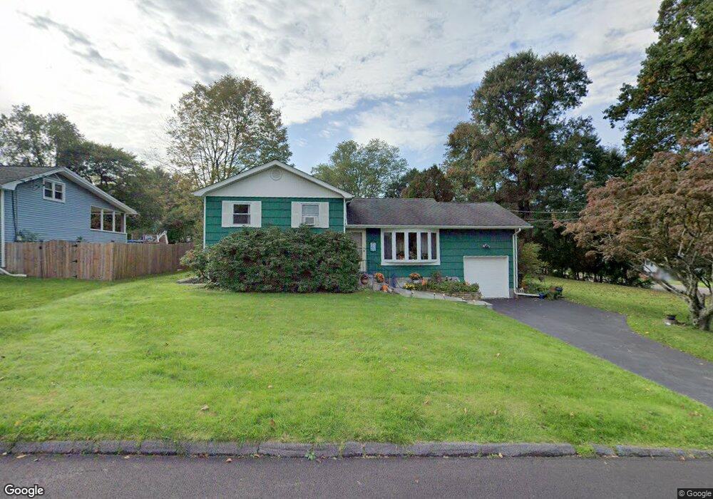 9 Hampton Place, Cortlandt Manor, NY 10567 - photo 1