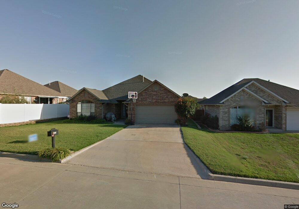 2703 Stonebrook Dr, Shawnee, OK 74804 - photo 1