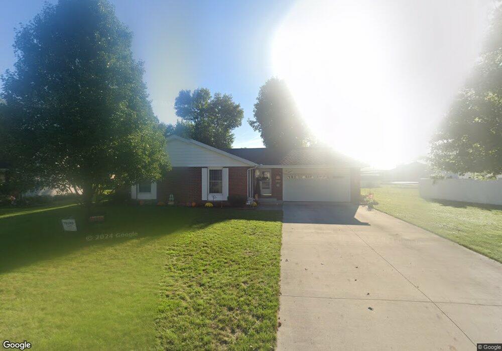114 N Wagner Ave, Wapakoneta, OH 45895 - photo 1