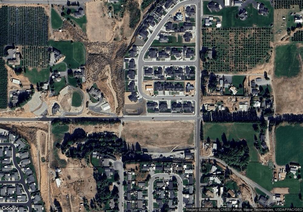 846 N Newport Loop, East Wenatchee, WA 98802 - photo 1