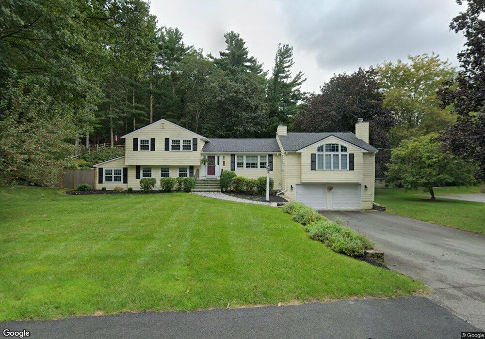 31 Hillcrest Rd, Medfield, MA 02052 - photo 1