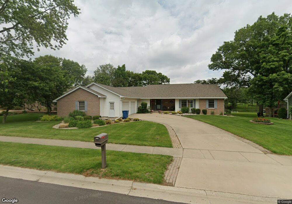 700 Michael Dr, Morris, IL 60450 - photo 1