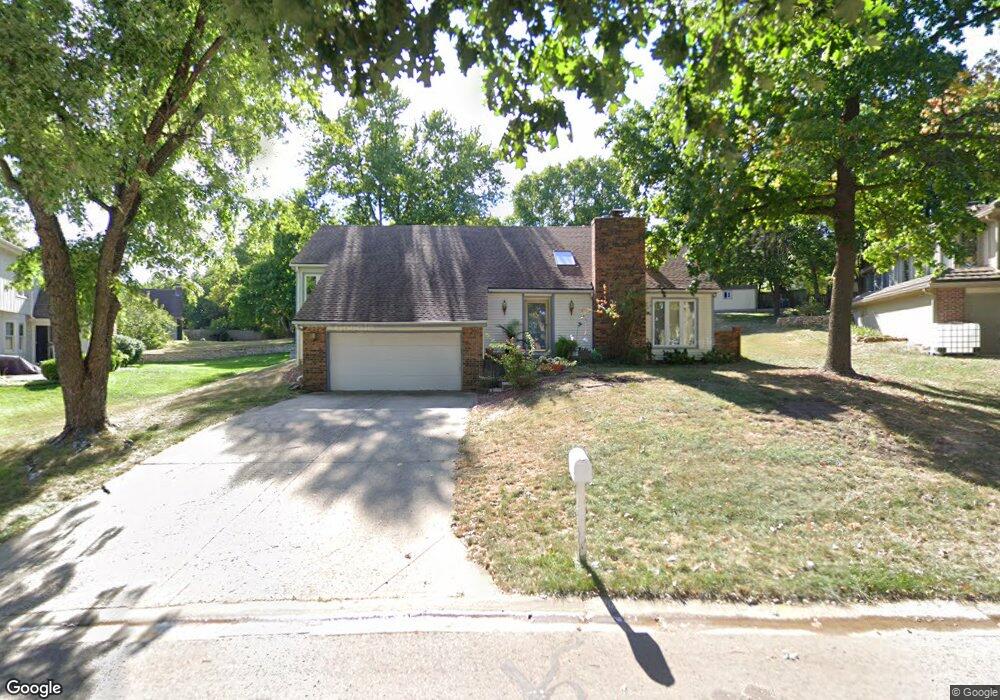 6820 Oakview St, Shawnee, KS 66216 - photo 1