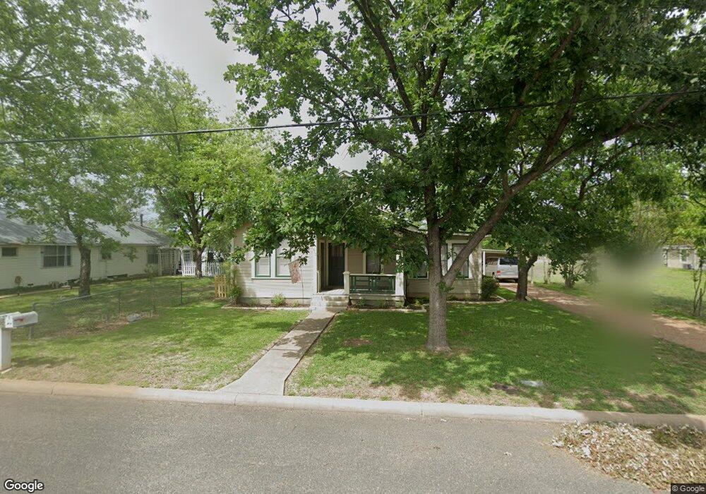 410 Fulton St, Fredericksburg, TX 78624 - photo 1