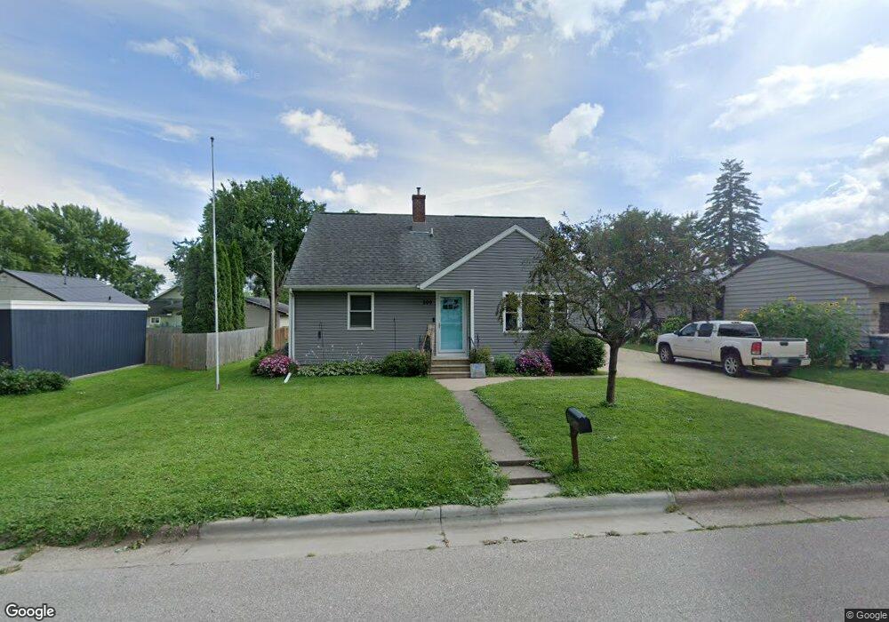 509 N 3rd St, La Crescent, MN 55947 - photo 1