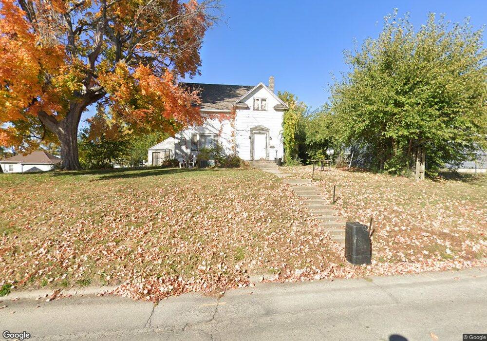 816 N 3rd Ave E, Newton, IA 50208 - photo 1