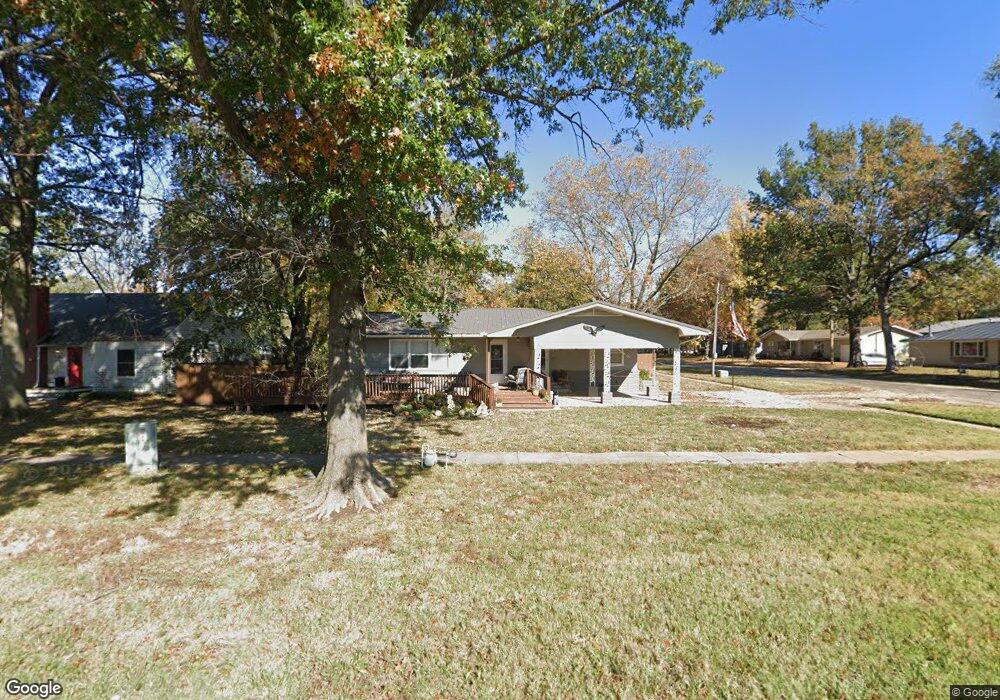 509 E 4th St, Altamont, KS 67330 - photo 1