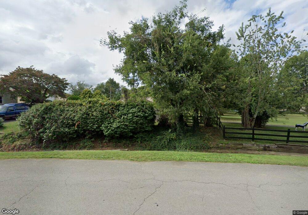 5404 E Manslick Rd, Louisville, KY 40219 - photo 1