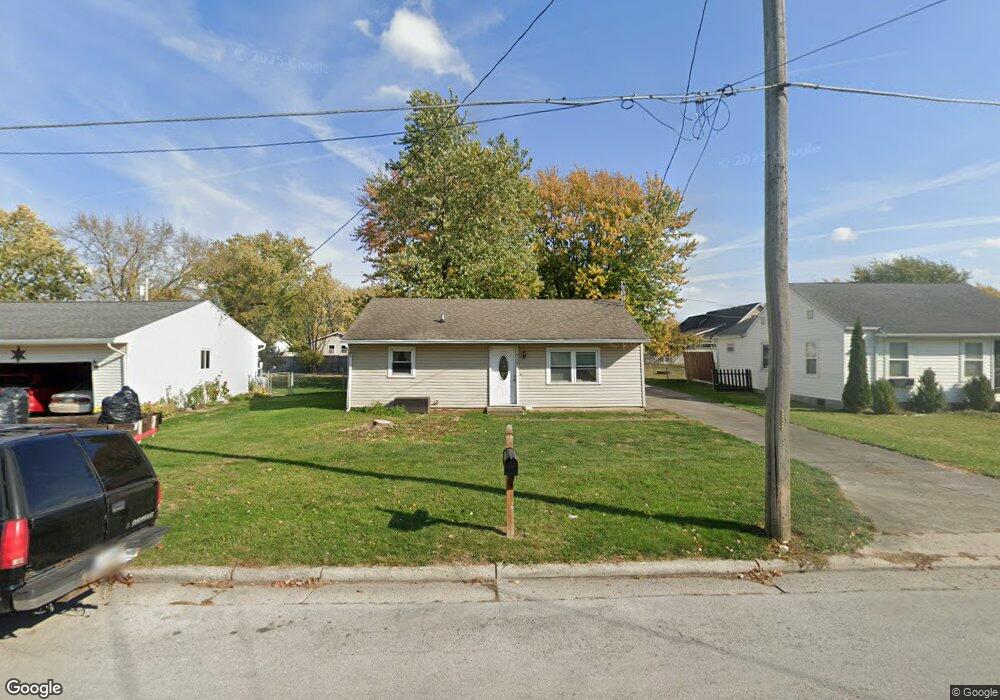 512 S Pine St, Wapakoneta, OH 45895 - photo 1