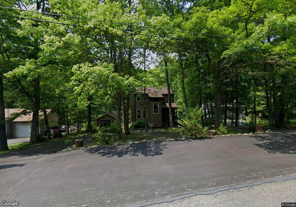 122 Porcupine Ct, Bushkill, PA 18324 - photo 1