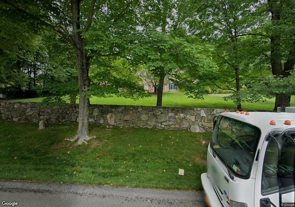 10 Hidden Oak Rd, Armonk, NY 10504 - photo 1