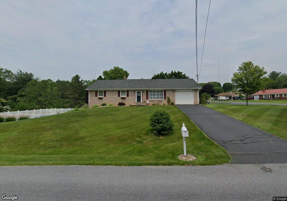 1409 Lakeshore Dr, Chambersburg, PA 17202 - photo 1