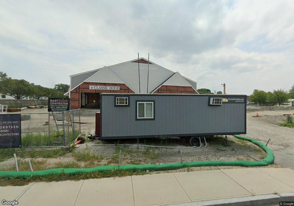 300 Coddington Hwy unit 105, Middletown, RI 02842 - photo 1