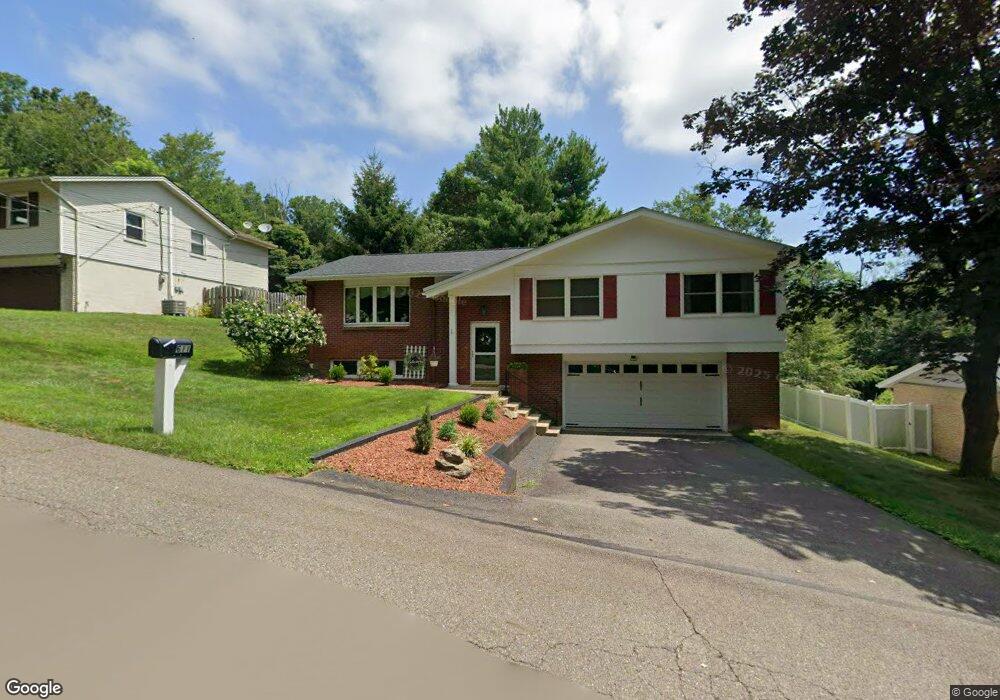 611 Country Club Dr, Bloomsburg, PA 17815 - photo 1