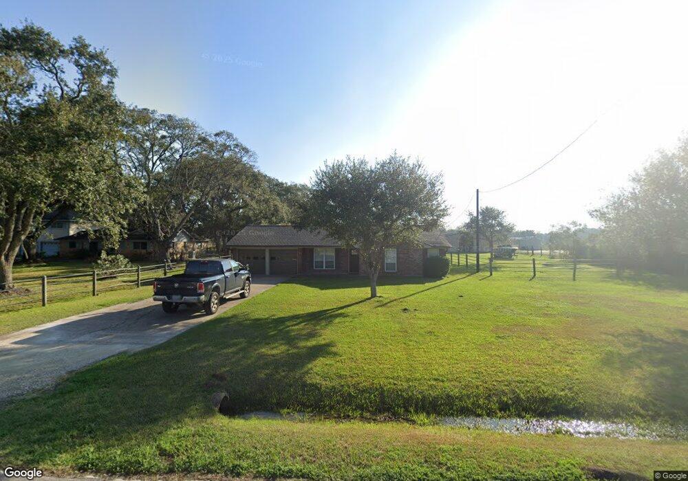 907 Clifford St, Alvin, TX 77511 - photo 1