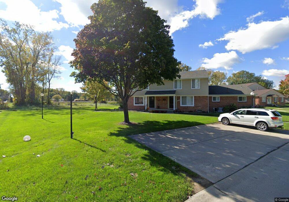 31952 Breezeway unit 3, Chesterfield, MI 48047 - photo 1