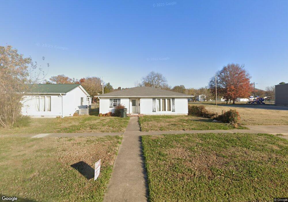 810 W Trudgeon St, Henryetta, OK 74437 - photo 1