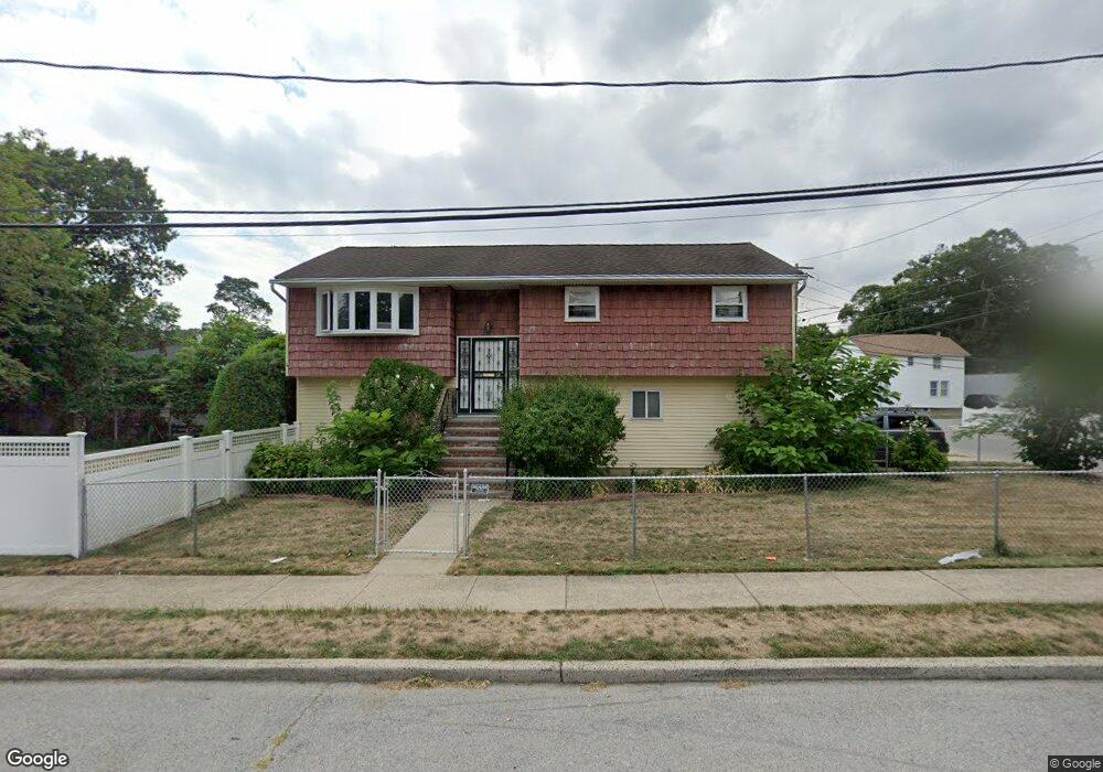 1000 Owasco Rd, West Hempstead, NY 11552 - photo 1