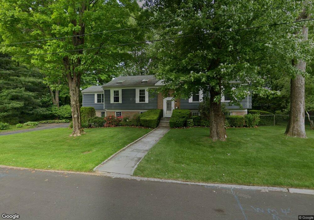 8 Edgemont Cir, Scarsdale, NY 10583 - photo 1