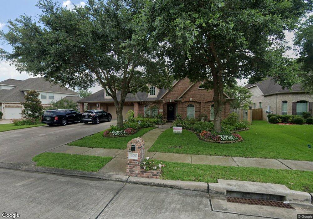 305 Falcon Lake Dr, Friendswood, TX 77546 - photo 1