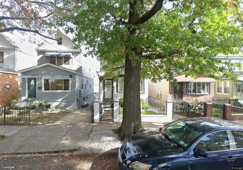 11617 170th St, Jamaica, NY 11434 - photo 1