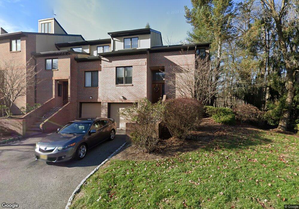 2 Stepping Ridge unit L8, Fairfield, NJ 07004 - photo 1