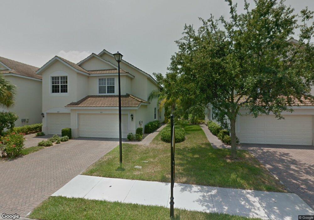 815 Hampton Cir, Naples, FL 34105 - photo 1