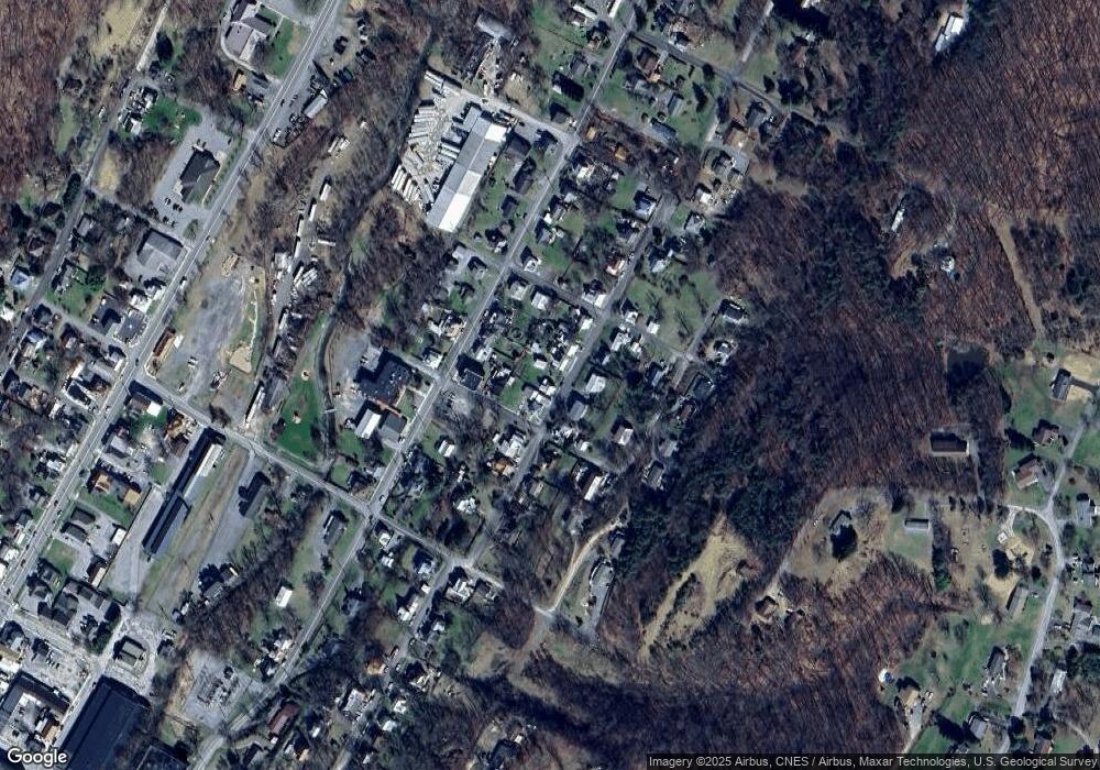 116 S Laurel Ave, Berkeley Springs, WV 25411 - photo 1