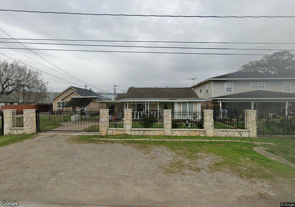 723 Apache St, Houston, TX 77022 - photo 1